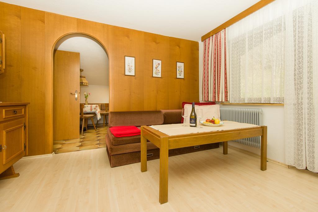 Gaestehaus Helga Scharnitz Room photo